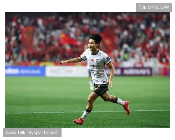 中国足球队备战亚洲杯 热身赛战胜强敌信心爆棚